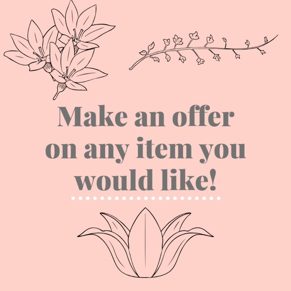 Welcome to my closet! 💕 - Picture 2 of 3